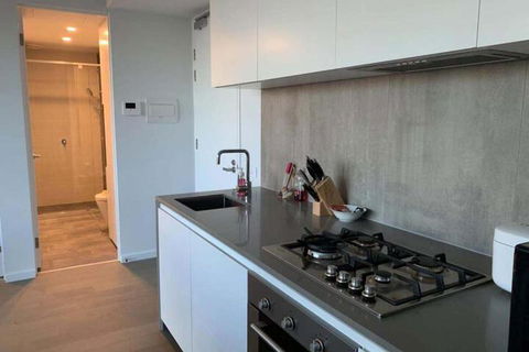 Avant Garde Living In The Heart Of The City - Tourism Gold Coast 3