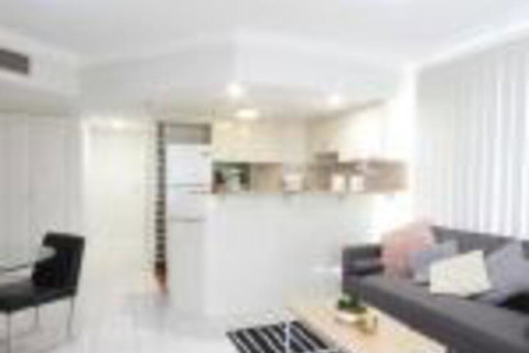 Willahra Tower Apartment - Tourism Gold Coast 0