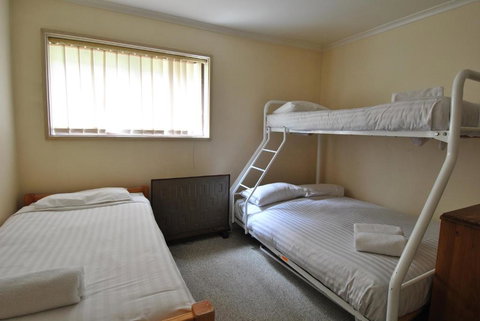 Mowamba E1 - Gold Coast 3