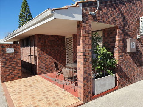 Ocean Beach Chalet 18 - Tourism Gold Coast 1