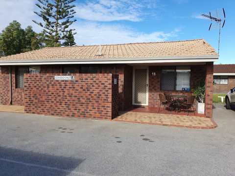 Ocean Beach Chalet 18 - Tourism Gold Coast 0