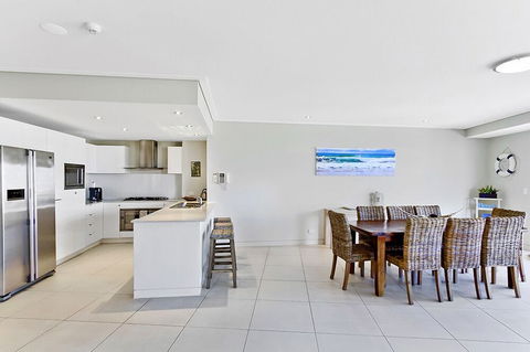 Coast Luxury Apartment 24 - Tourism Gold Coast 5