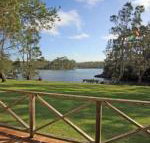 Berrara Lagoon Front Chalet - Tourism Gold Coast