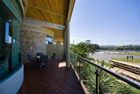 Exclusive Anglesea River Beach Apartment - Tourism Gold Coast 4