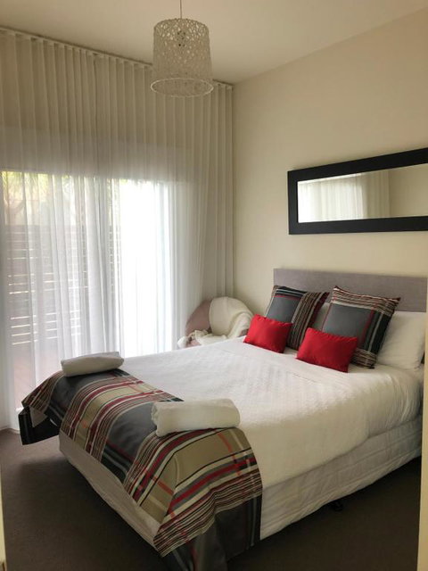 Exclusive Anglesea River Beach Apartment - Tourism Gold Coast 3