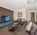 Maison Noir 2 Well appointed modern accommodation with mountain views - Gold Coast