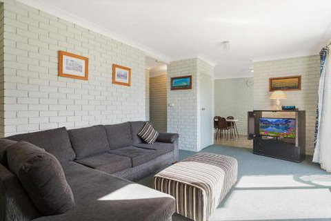 Apollo Unit 31 - Tourism Gold Coast 6