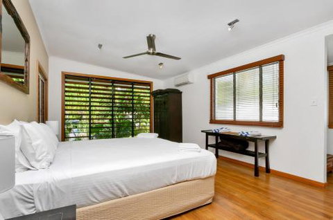 SANTORINIatPALM COVE - Tourism Gold Coast 6
