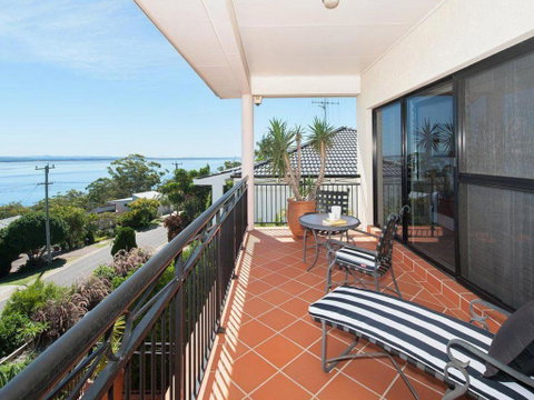 La CimaatNelson Bay - Tourism Gold Coast 5