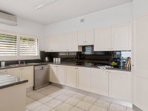 La CimaatNelson Bay - Tourism Gold Coast 6