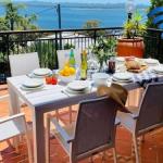 La CimaatNelson Bay - Tourism Gold Coast 0