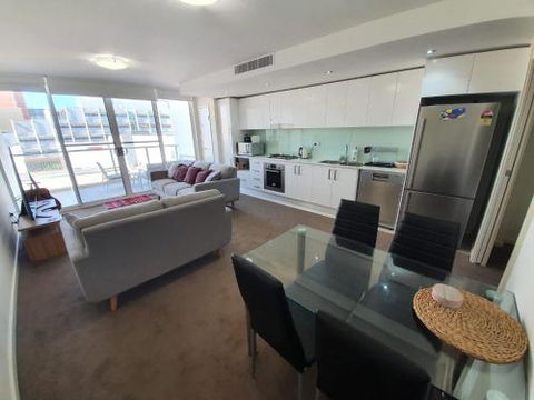 (just Listed) Bolton St. 1br 350m Walk To Newcastle Beach +++ Wifi End Eand - Tourism Gold Coast 0