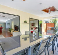 Aussie Beach House - Tourism Gold Coast