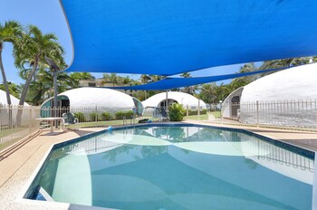 Beachfront Iglu Trinity Beach - Tourism Gold Coast 3