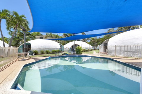 Beachfront Iglu Trinity Beach - Tourism Gold Coast 2