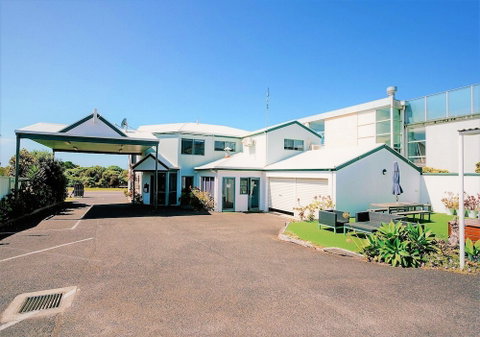 Coastal Motel - Tourism Gold Coast 2