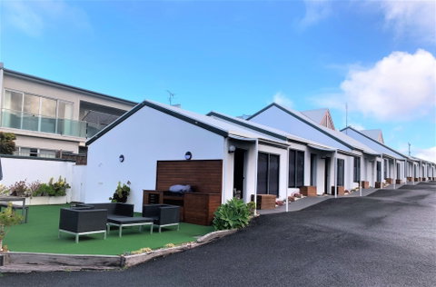 Coastal Motel - Tourism Gold Coast 0