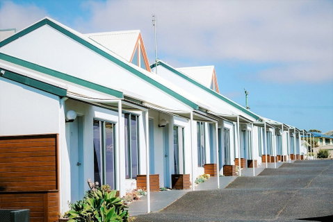Coastal Motel - Tourism Gold Coast 3