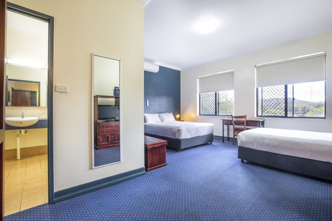 Atherton Hotel - Gold Coast 4