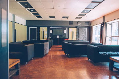 Greenwich Village Accommodation Hostel - Tourism Gold Coast 4