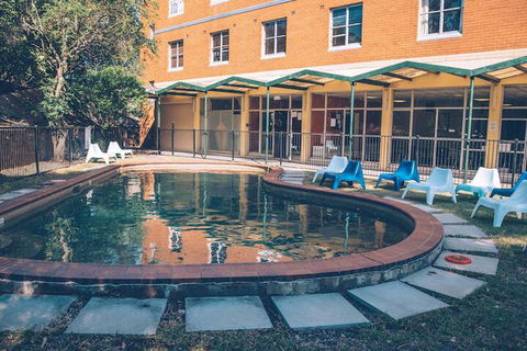 Greenwich Village Accommodation Hostel - Tourism Gold Coast 3