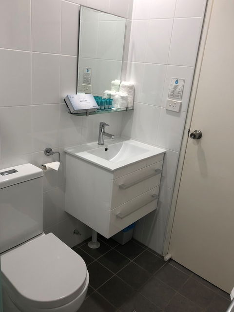 Huskisson Beach Motel - Tourism Gold Coast 0