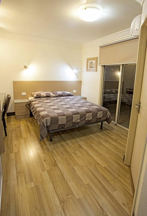 Cattrall Park Motel - Tourism Gold Coast 1