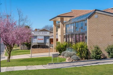 West End Motor Lodge - Tourism Gold Coast 0