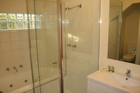 Merrimeet Cottages - Tourism Gold Coast 6