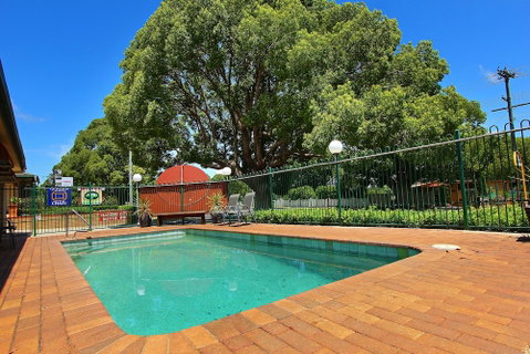 Garden City Motor Inn - Tourism Gold Coast 2