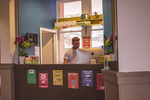 Mad Monkey Backpackers Bayswater - Tourism Gold Coast 3