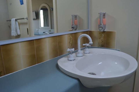 Excelsior Motor Inn - Tourism Gold Coast 7