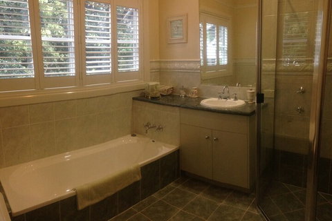 Elindale House Bed & Breakfast - Tourism Gold Coast 7