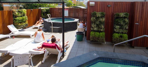 Chilli's Backpackers - Hostel - Tourism Gold Coast 3
