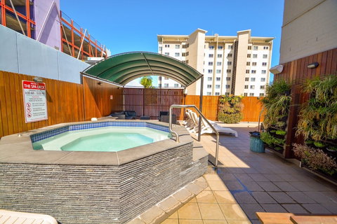 Chilli's Backpackers - Hostel - Tourism Gold Coast 2