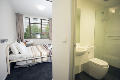 Canberra City YHA - Hostel - Gold Coast 5