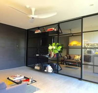 Meticulously Designed Sydney Aptmnt - Tourism Gold Coast