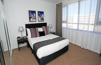 Under The Townsville Sun (694I) - Tourism Gold Coast 2