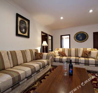 Fleur de Lys - Tourism Gold Coast