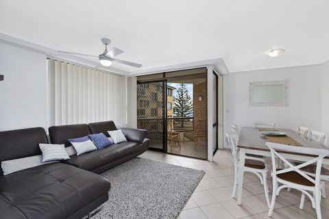 Sundowner Apartment 9 - Tourism Gold Coast 1