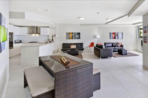 Coast Luxury Apartments 3 - Tourism Gold Coast 5