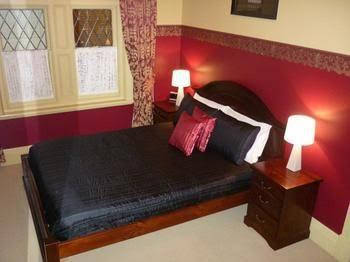 Triune House Bed & Breakfast - Tourism Gold Coast 1