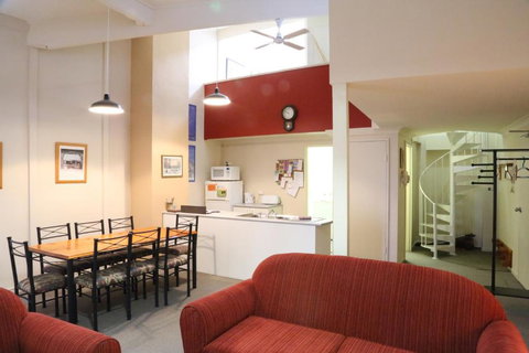 Razorback 2 - Gold Coast 5