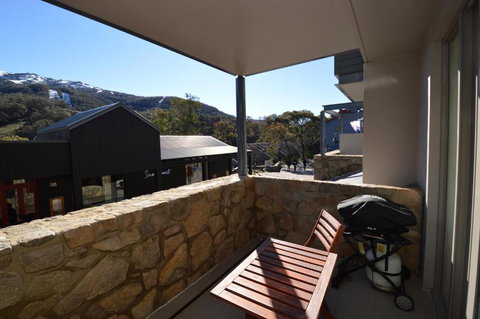 Squatters 1 - Gold Coast 3