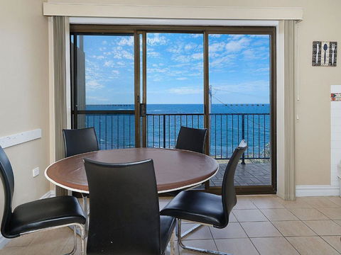 Waterfront Unit Unit 3 - Tourism Gold Coast 1
