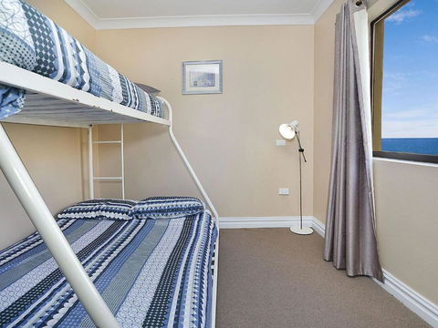 Waterfront Unit Unit 3 - Tourism Gold Coast 4