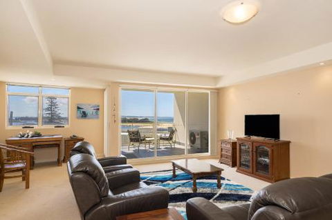 Ocean Views Unit 15 The Entrance NSW - Tourism Gold Coast 1