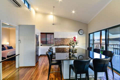 NEWLY BEAUTFULLY RENOVATED 16 The Casuarina 3 Bedroom House With 180 Degree Ocean Views - Tourism Gold Coast 5