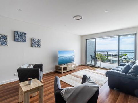 Avra Seabreeze 503 / 4 8 Bullecourt Street - Tourism Gold Coast 3