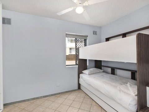 Dolphin Court 4 - Tourism Gold Coast 5